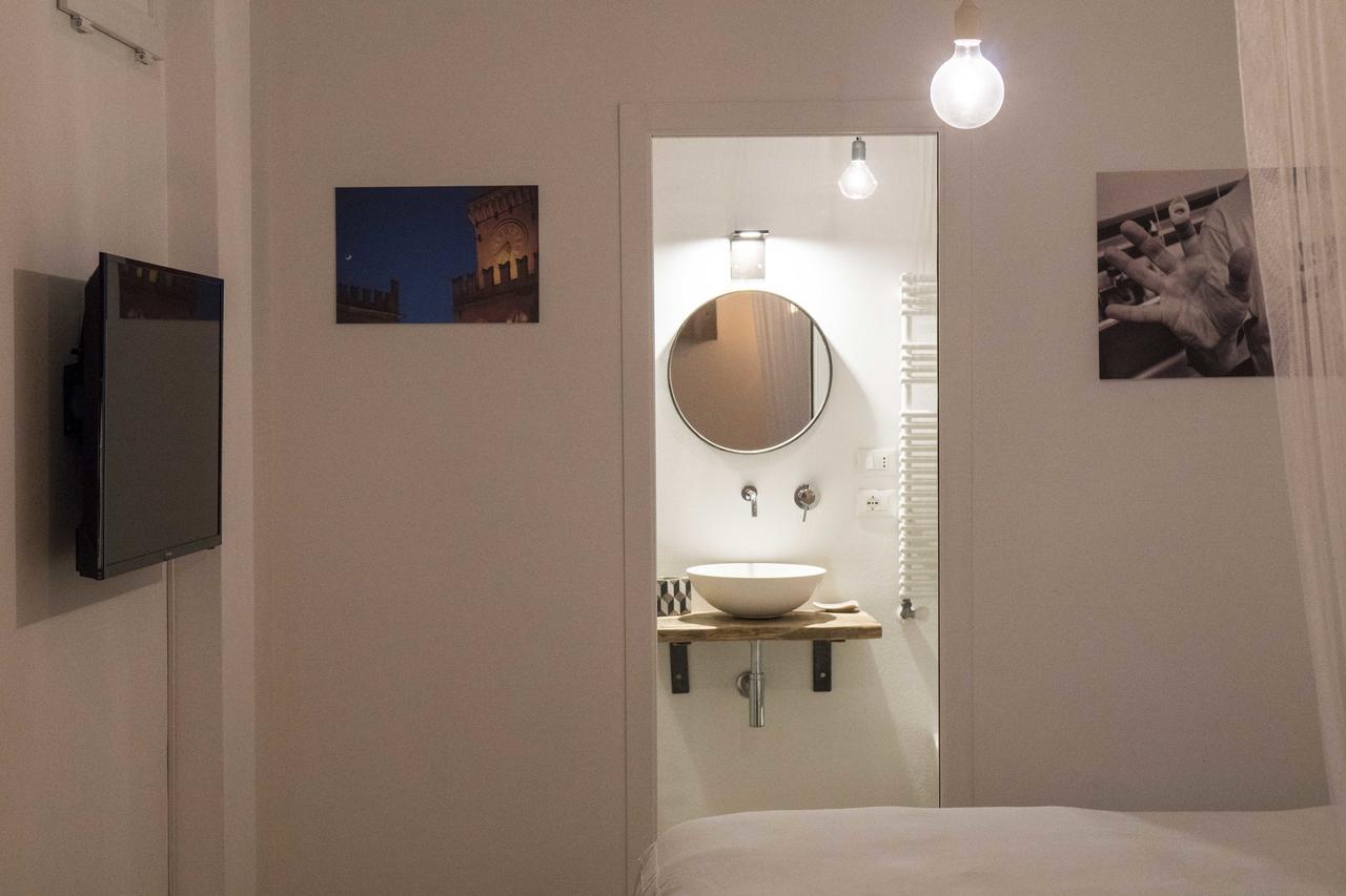Lovely Studio D'Azeglio by Studio Vita Bologna Esterno foto