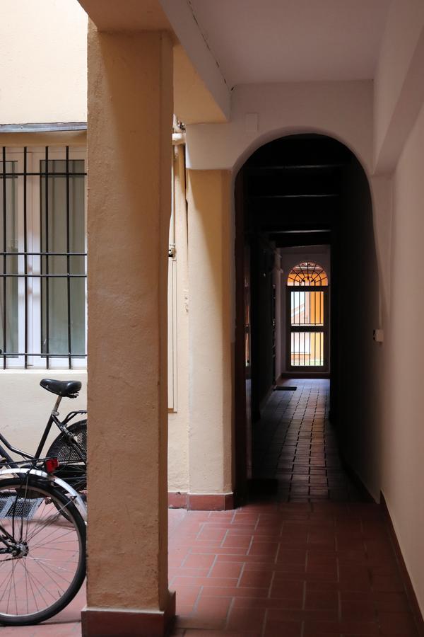 Lovely Studio D'Azeglio by Studio Vita Bologna Esterno foto